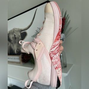 NIKE Metcon flyknit 3 echo pink sz 10 shoe